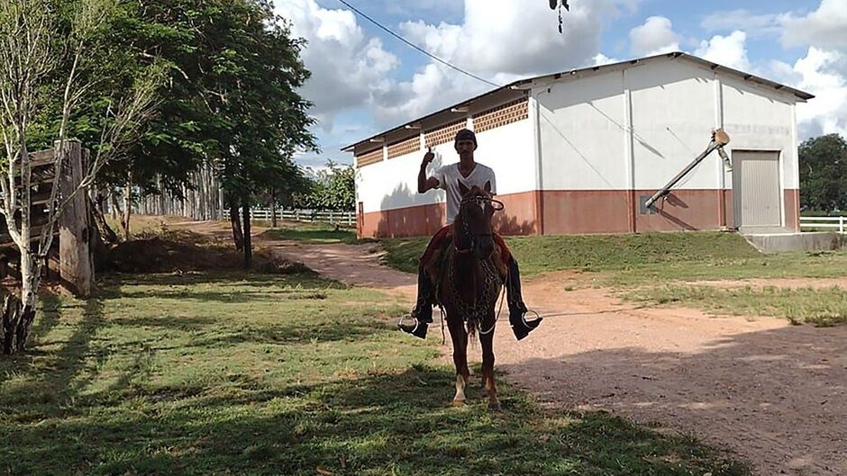 Homem morreu esmagado por trator