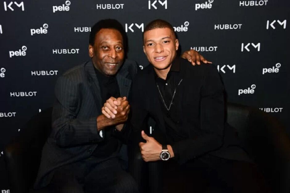 Mbappé no Twitter: 'Orem pelo Rei'