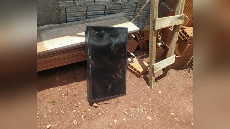 Homem foi levado para a delegacia e se recusou a dizer onde estão itens furtados