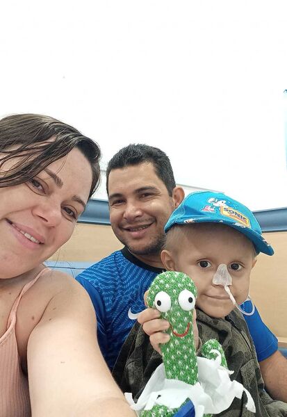 Kadmiel recebeu oração e milagre 