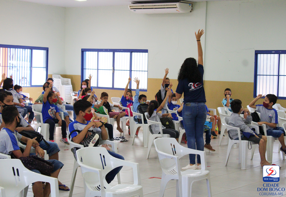 Para participar do projeto, criança ou adolescente deve estudar em escola pública