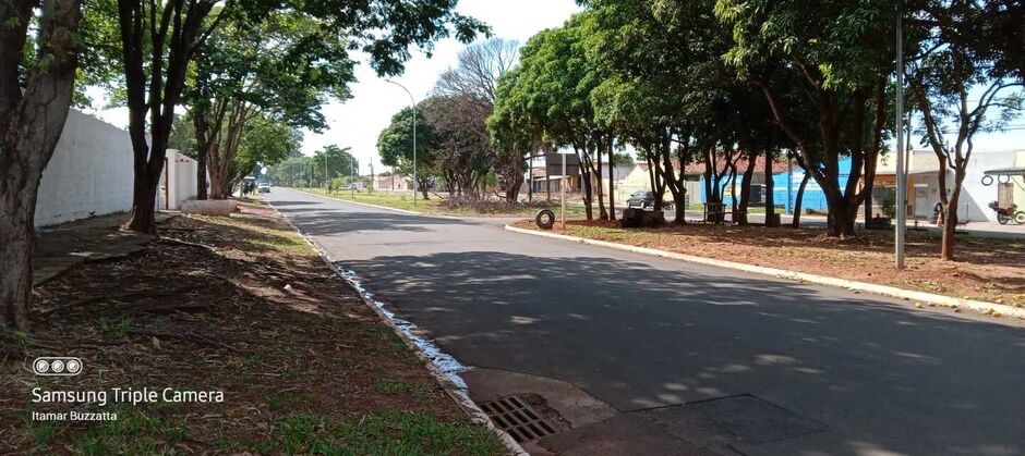 Jovem correu com a arma da mão