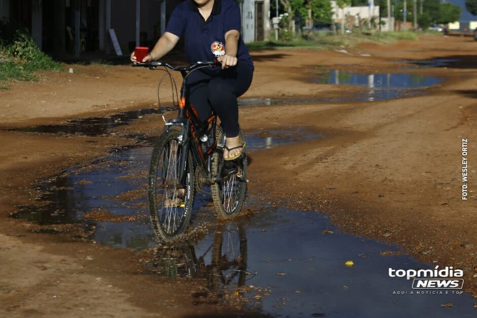 Chuva na quarta-feira não deu nem para molhar o chão batido