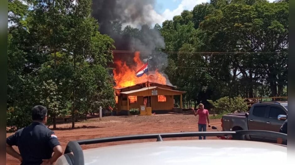 Posto ficou completamente destruído