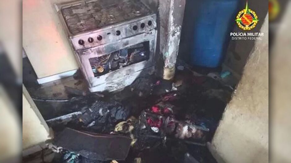 Cozinha ficou destruída, mas ninguém ficou ferido