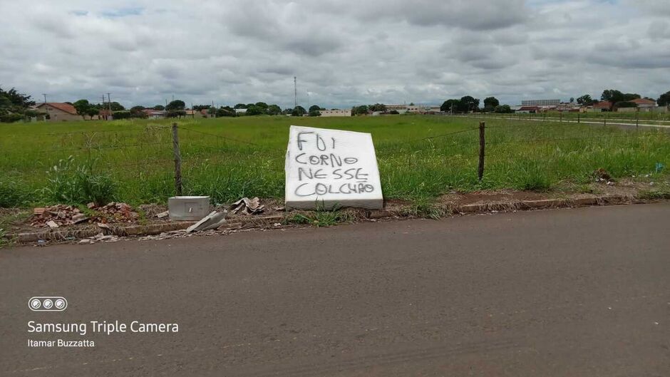 Colchão abandonado 