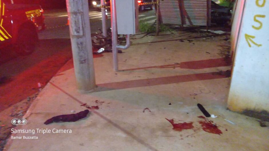 A moto ficou completamente destruída