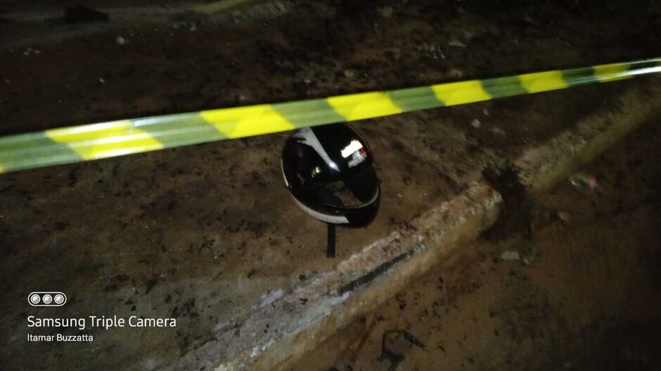 A moto ficou completamente destruída