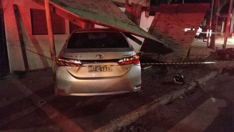 A moto ficou completamente destruída