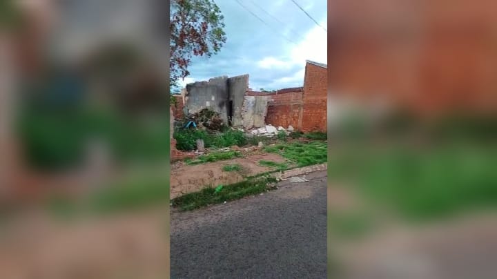 Casa tem lixo, rato escorpião e pode servir como esconderijo para marginais