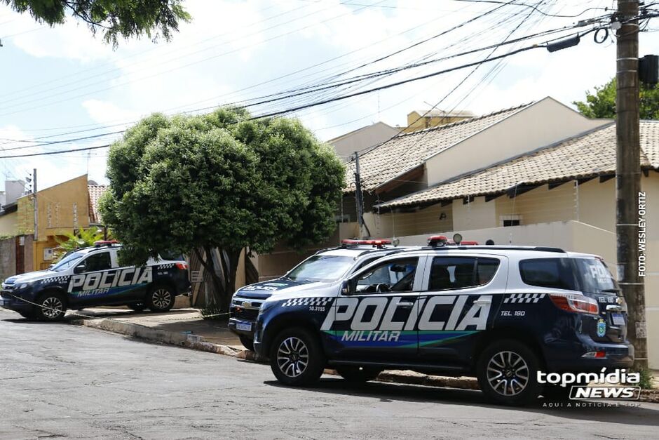 Funcionário deixou artefato na calçada 