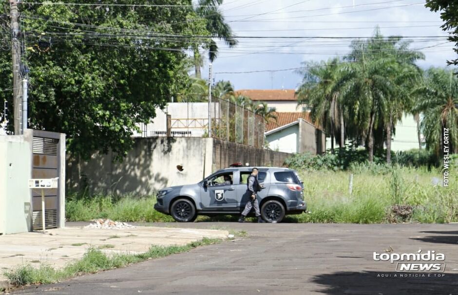 Diarista teve telefone tomado por assaltantes 