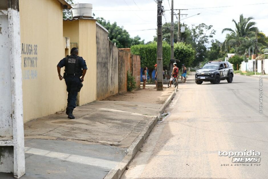 Suspeito fugiu sem dizer nada no local 