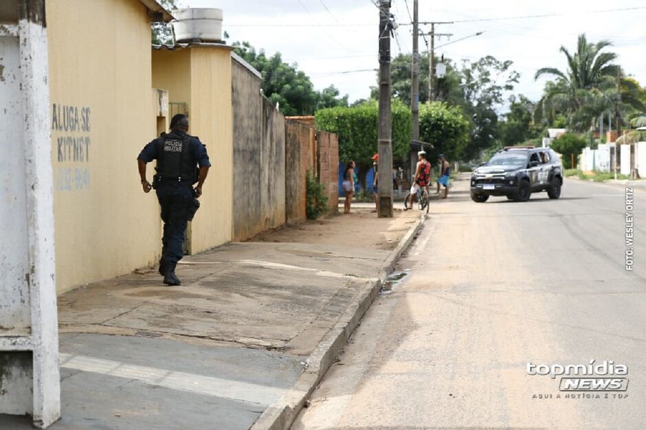 Suspeito fugiu sem dizer nada no local 