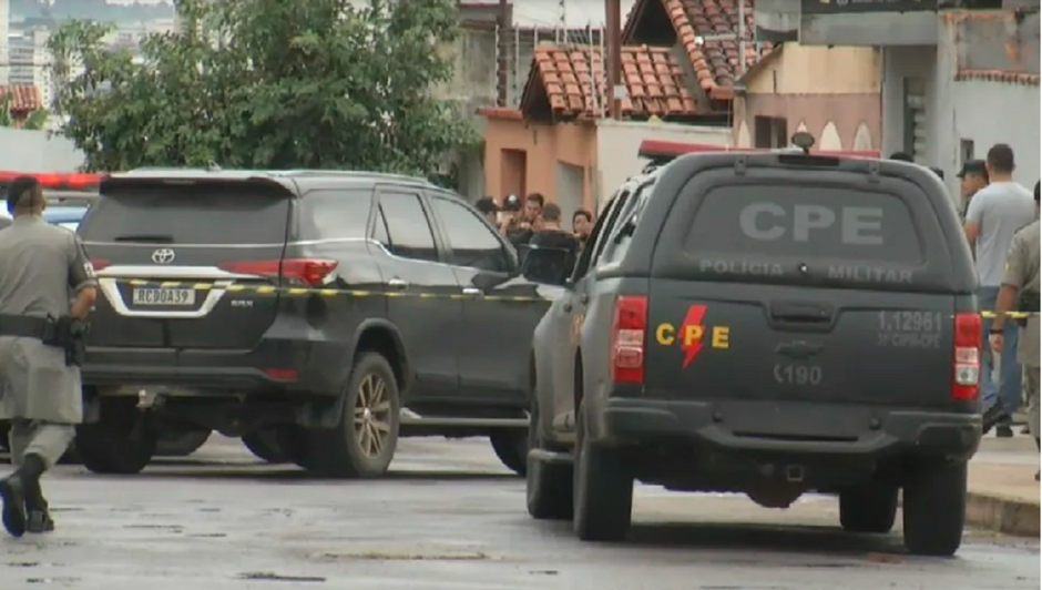 Tiroteio matou um e feriu dois policiais 