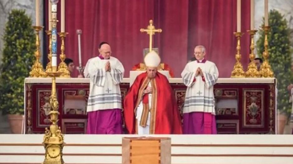Após o funeral, o caixão repousará nas Grutas do Vaticano
