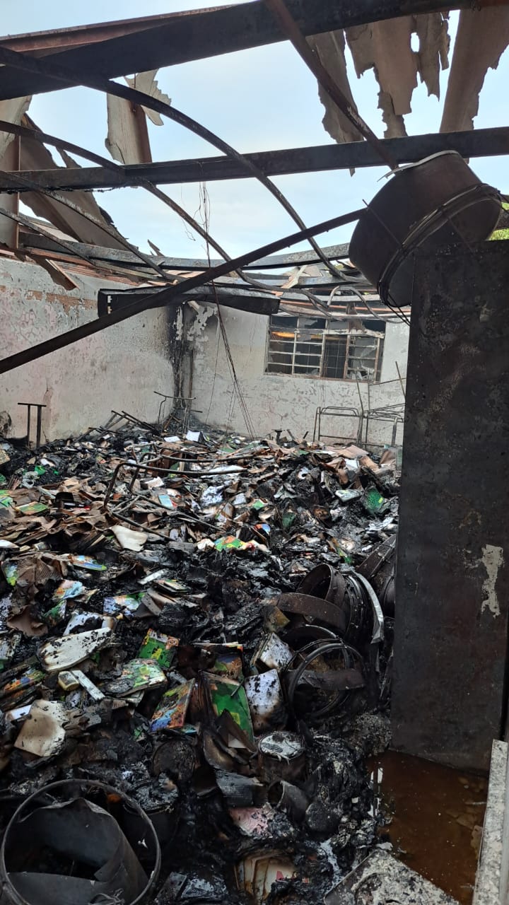 Salas foram consumidas pelo fogo