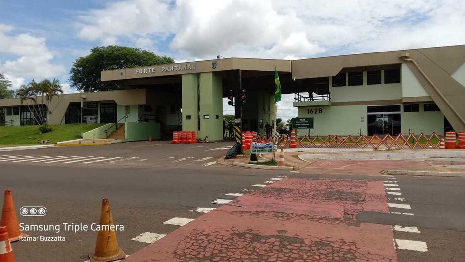 Correspondente estava com filho em um HB20 quando foram ameaçados