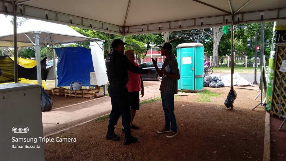 Correspondente estava com filho em um HB20 quando foram ameaçados