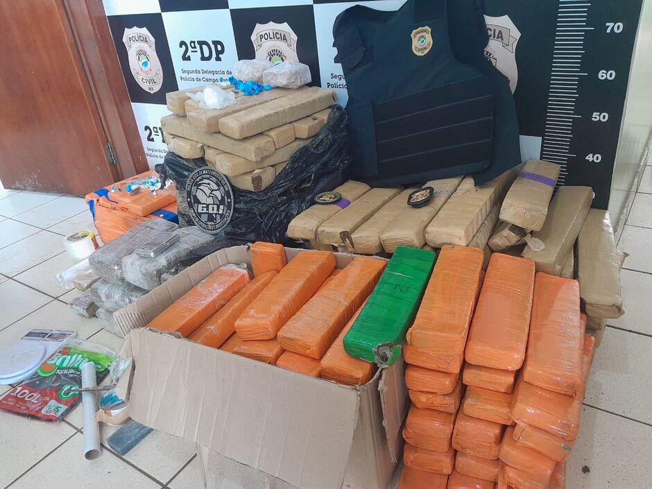 Foram 199 quilos de maconha e 914 gramas de cocaína
