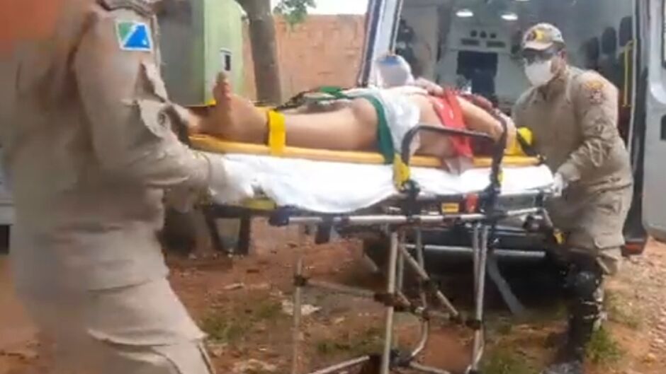 Vítima foi socorrida pelo Corpo de Bombeiros