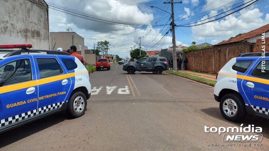 Polícia ainda está no local