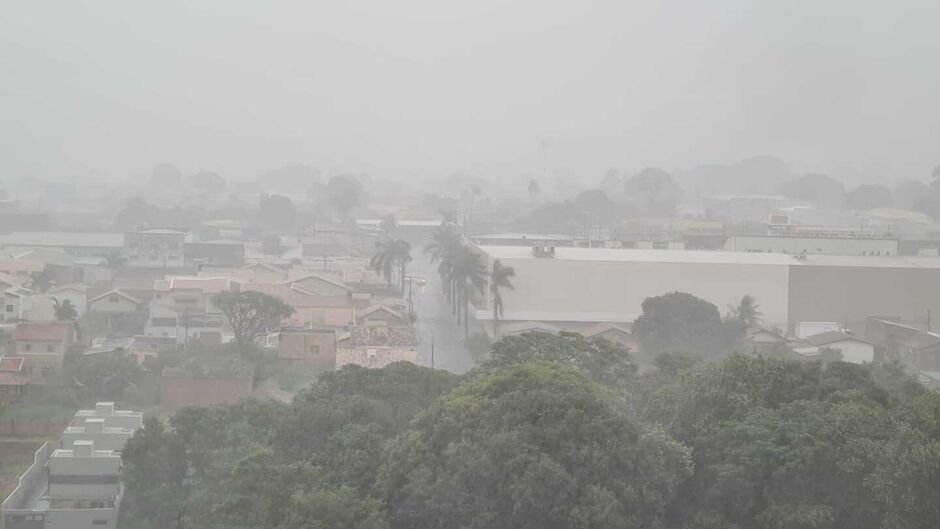 Chuvarada 'escondeu' Campo Grande