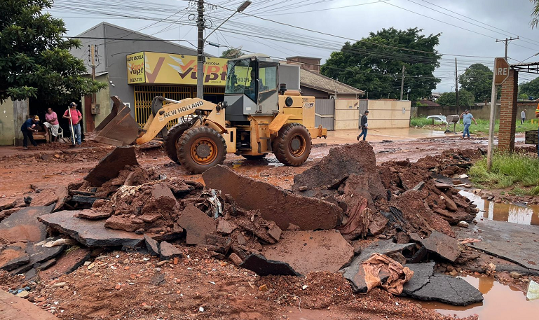 Chuva causa destruição em Ponta Porã