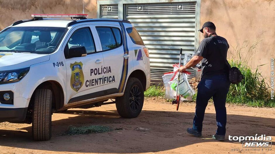 Corpo foi arrastado para ser queimado 