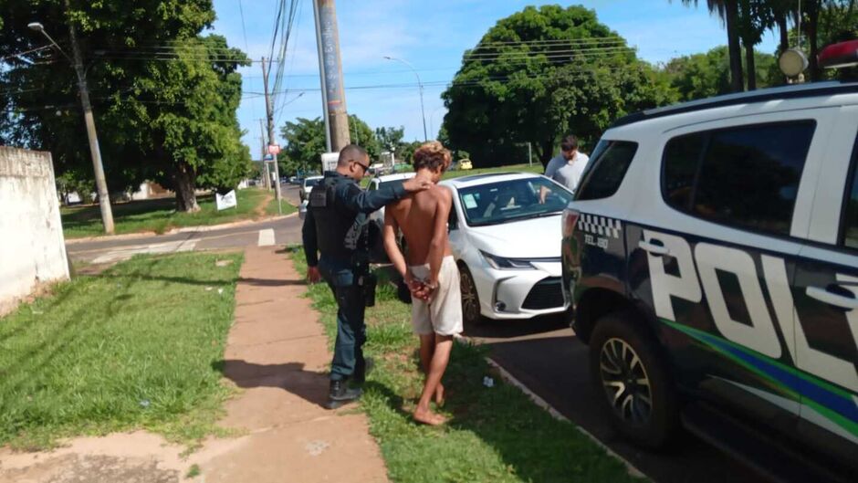 O suspeito foi levado para a Delegacia de Polícia Civil 