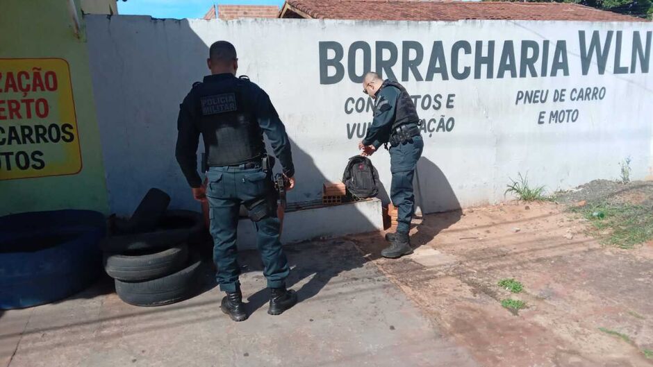 O suspeito foi levado para a Delegacia de Polícia Civil 