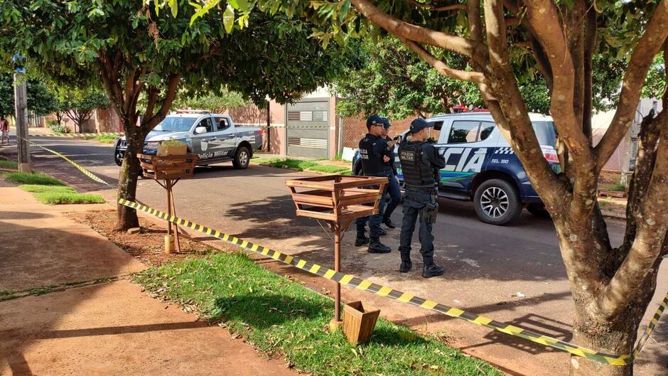 Mais equipes de polícia estão no local
