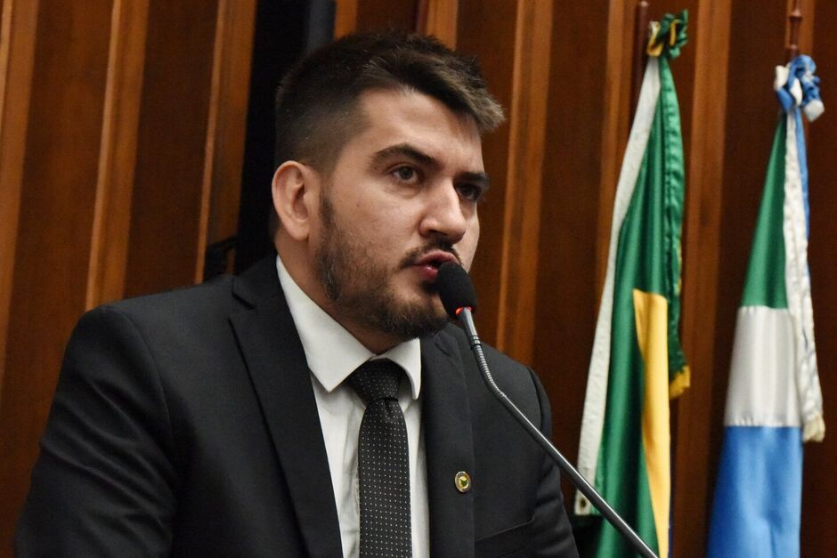 Deputado cassado diz que confia no TSE