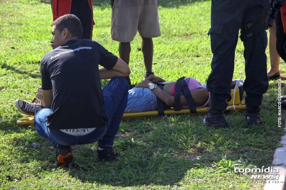 O motociclista foi socorrido pelo Corpo de Bombeiros 