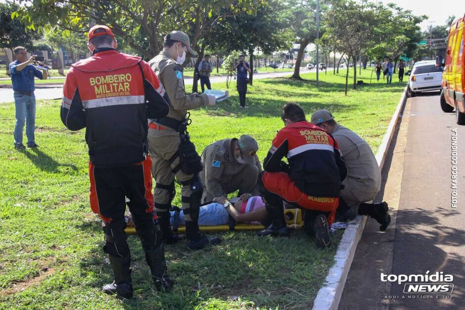O motociclista foi socorrido pelo Corpo de Bombeiros 