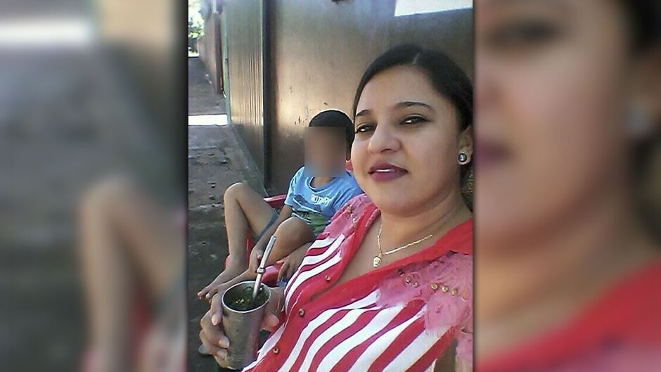 Menino com a mãe assassinada 
