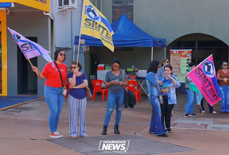 Professores de Dourados querem o piso nacional
