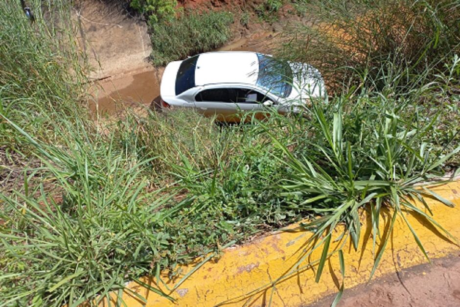 Motorista saiu ileso da queda 