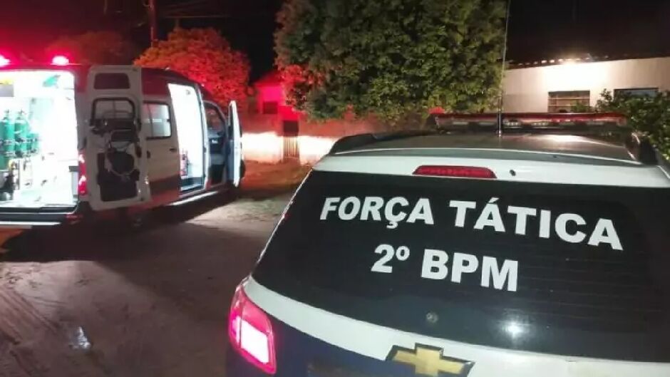 Homem foi atendido pelo Samu, que só encontrou ferimentos provocados pelo soco que ele deu na janela