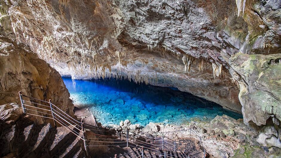 Gruta do Lago Azul é um dos lugares mais famosos de Bonito
