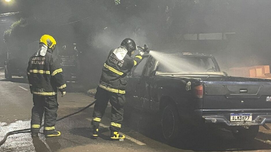 Suspeito de ter incendiado caminhonete já é conhecido na região por 'surtos'