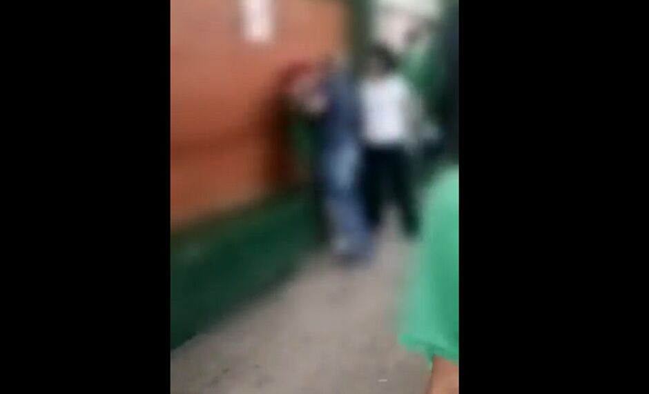 Réplica de pistola com aluno amedrontou pais 