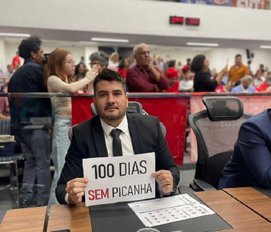 Tavares luta na Justi&ccedil;a para manter os 18,2 mil votos 