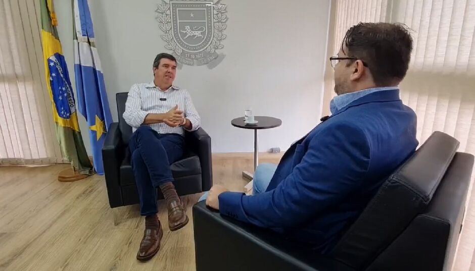 Riedel diz que solução é diálogo e compra de áreas
