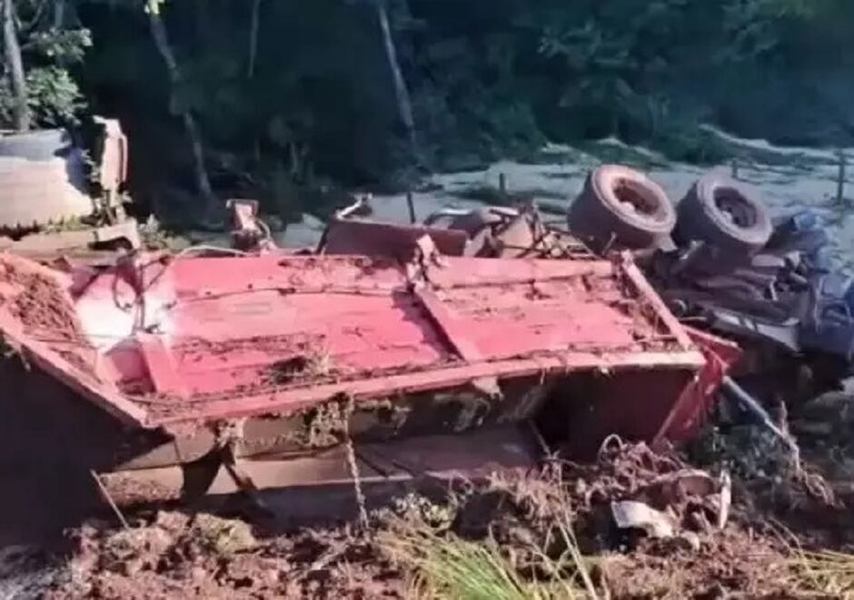 Veículo estava carregado de soja