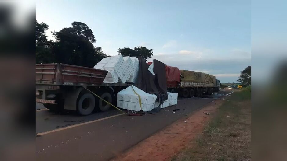 O veículo estava carregado com celulose