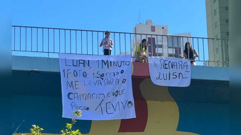 Renata pede 1 minuto do artista