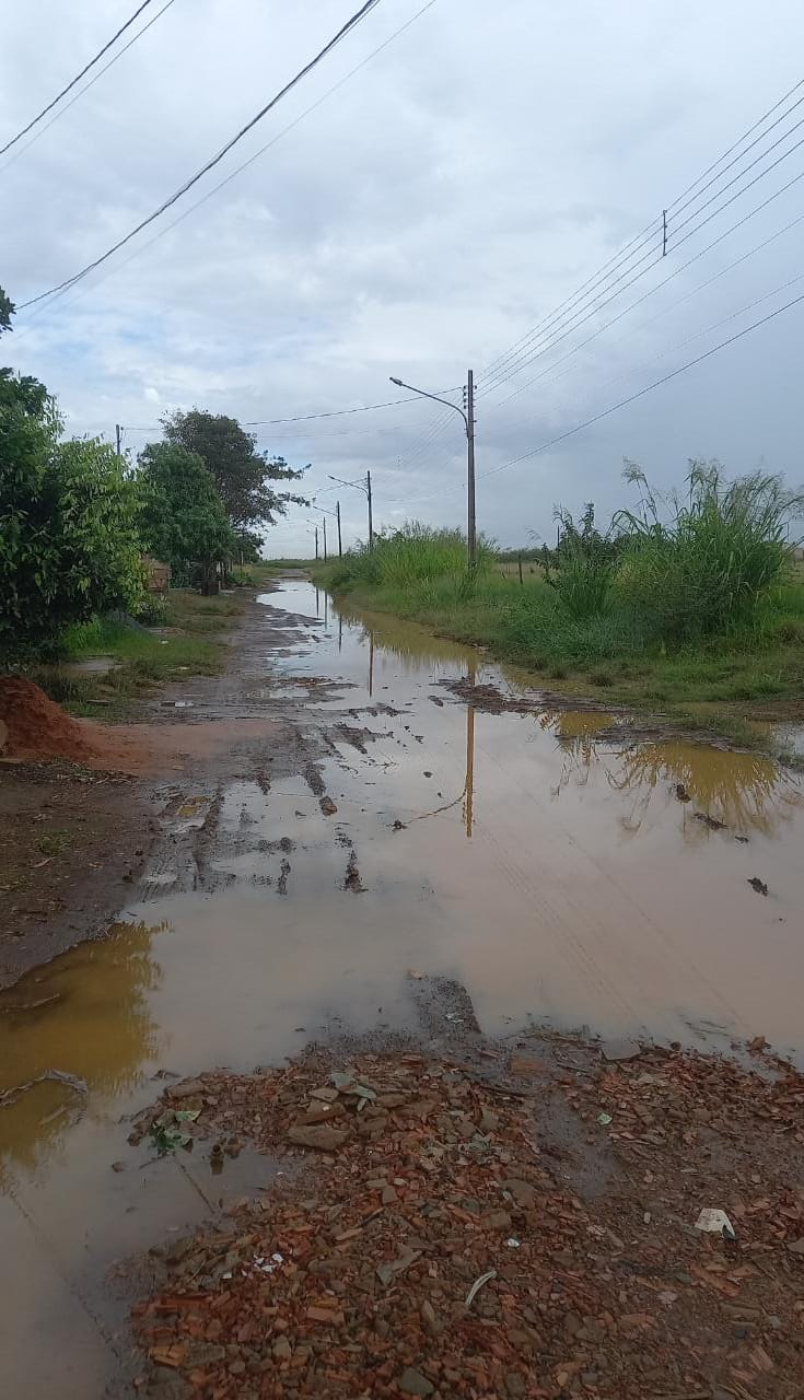 Ruas do bairro estão intransitáveis 