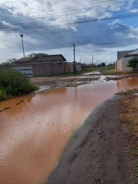 Ruas do bairro estão intransitáveis 