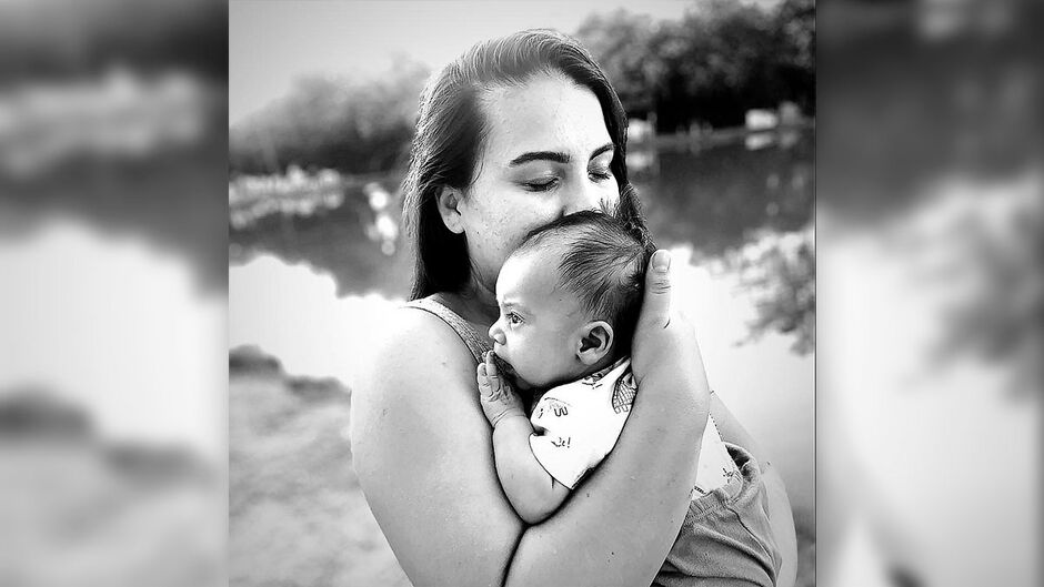 Caleb e sua mãe, Gabrielle